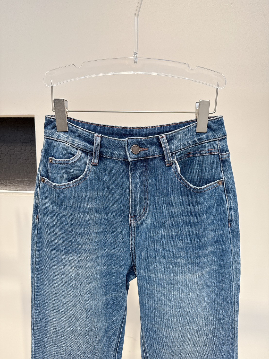 B04.修身水洗唯美喇叭牛仔褲