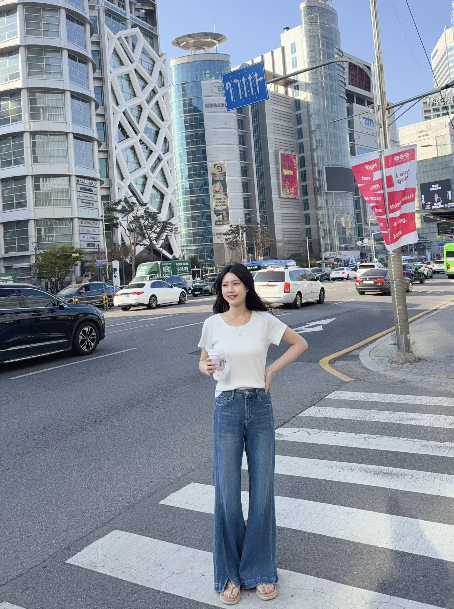 B39.半立體小馬彈性開衩牛仔褲