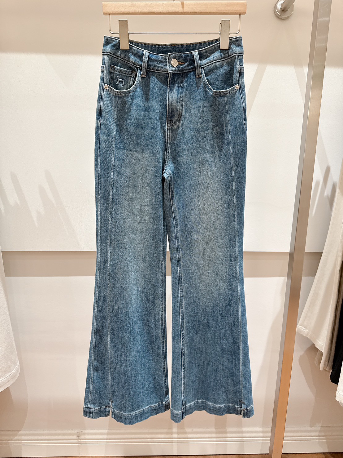 B39.半立體小馬彈性開衩牛仔褲