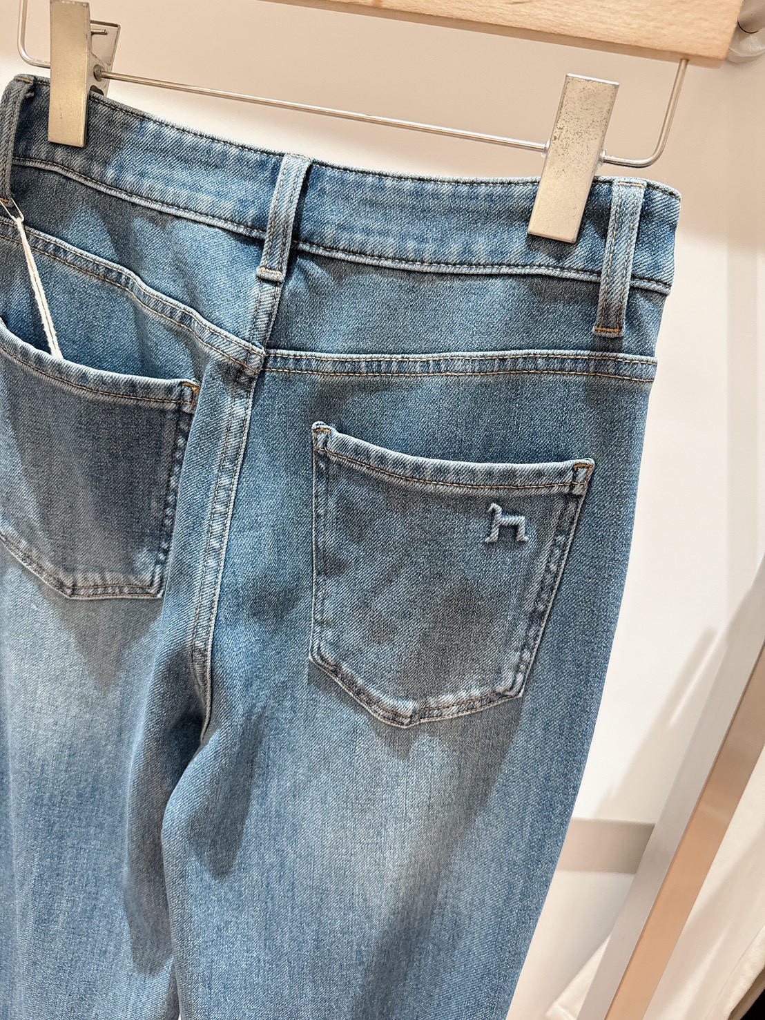 B39.半立體小馬彈性開衩牛仔褲