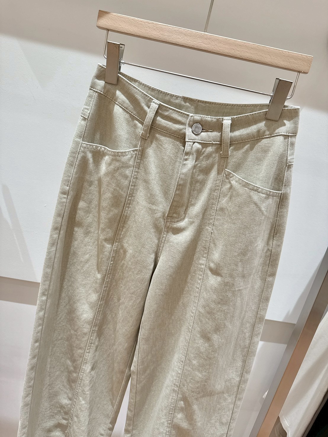 A05.造型側剪接落地牛仔褲