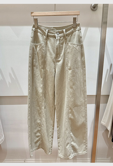 A05.造型側剪接落地牛仔褲