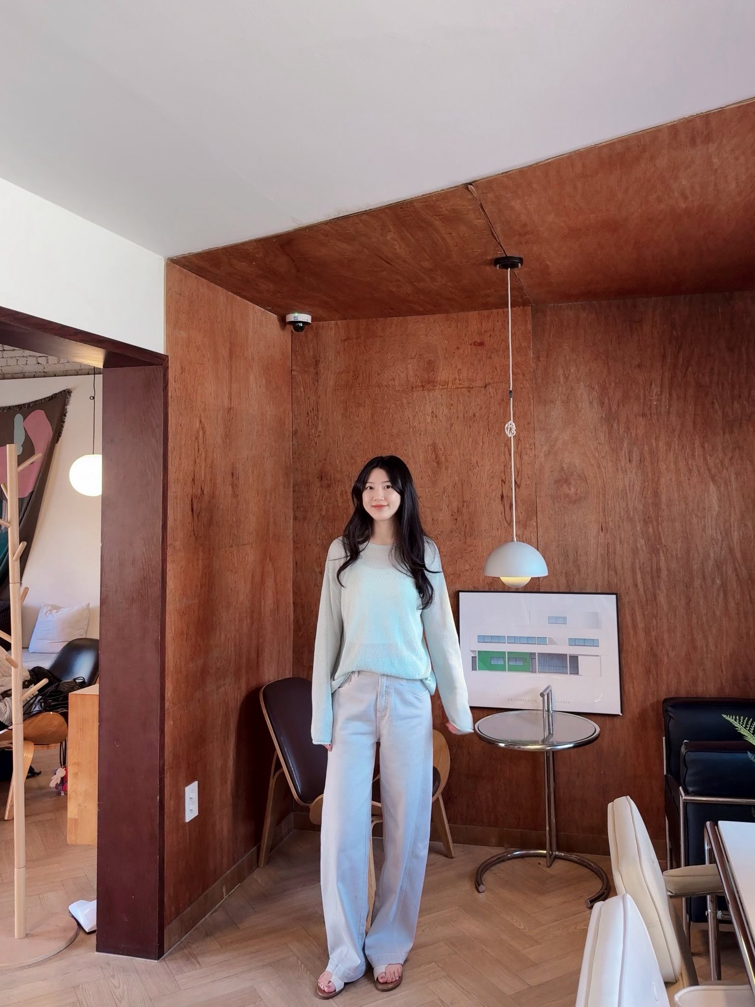 A69.淺藍洗色彈性剪接彎刀褲