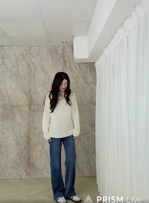 A02.後口袋小V車線彈性牛仔褲