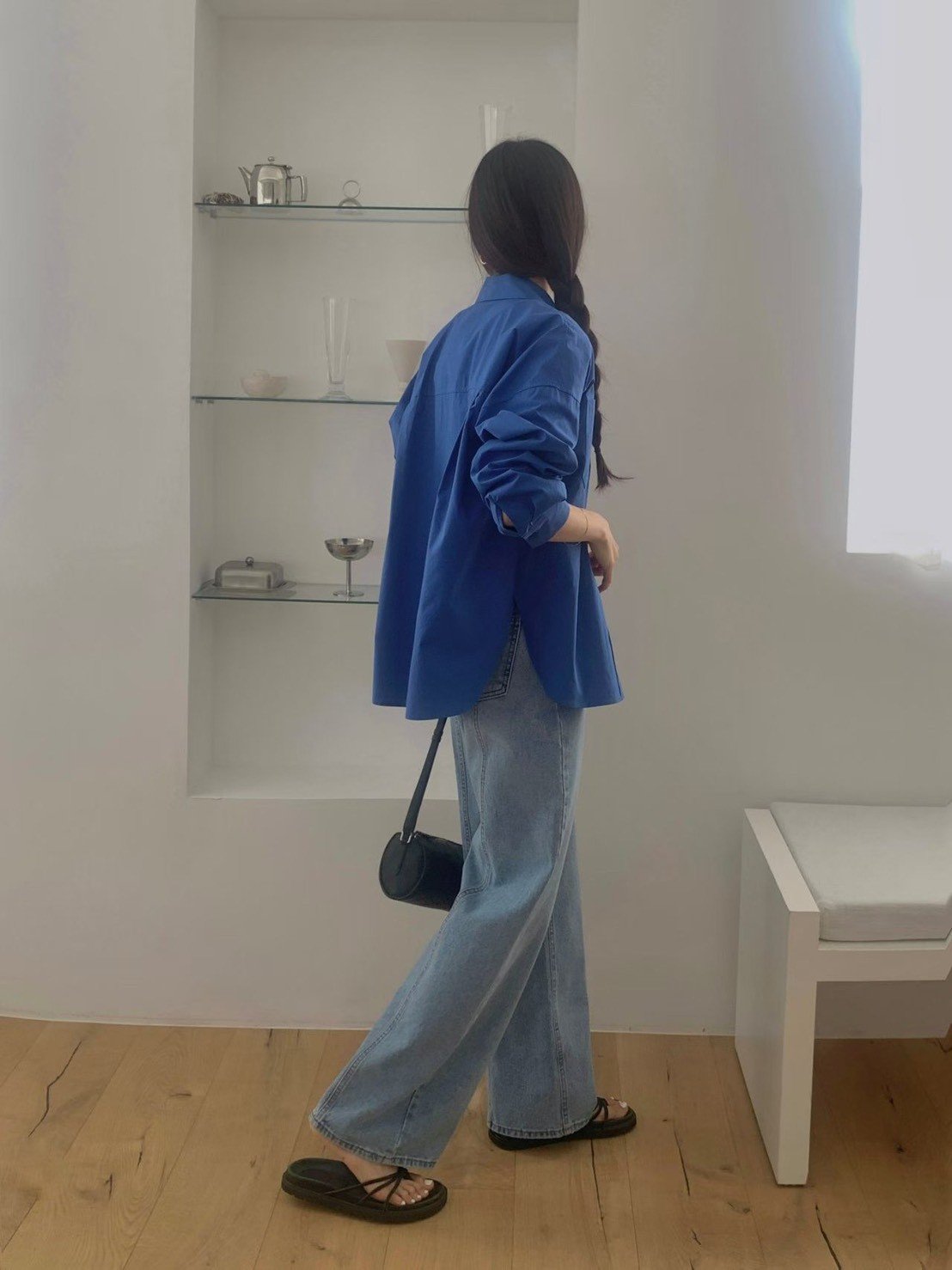 B62.小臉歐膩後中心車線牛仔褲