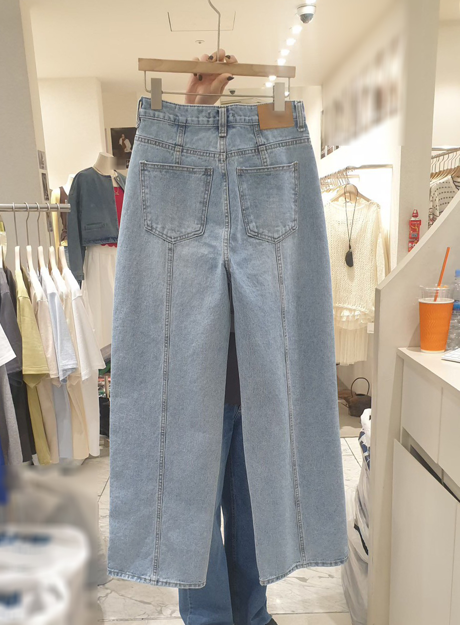 B62.小臉歐膩後中心車線牛仔褲