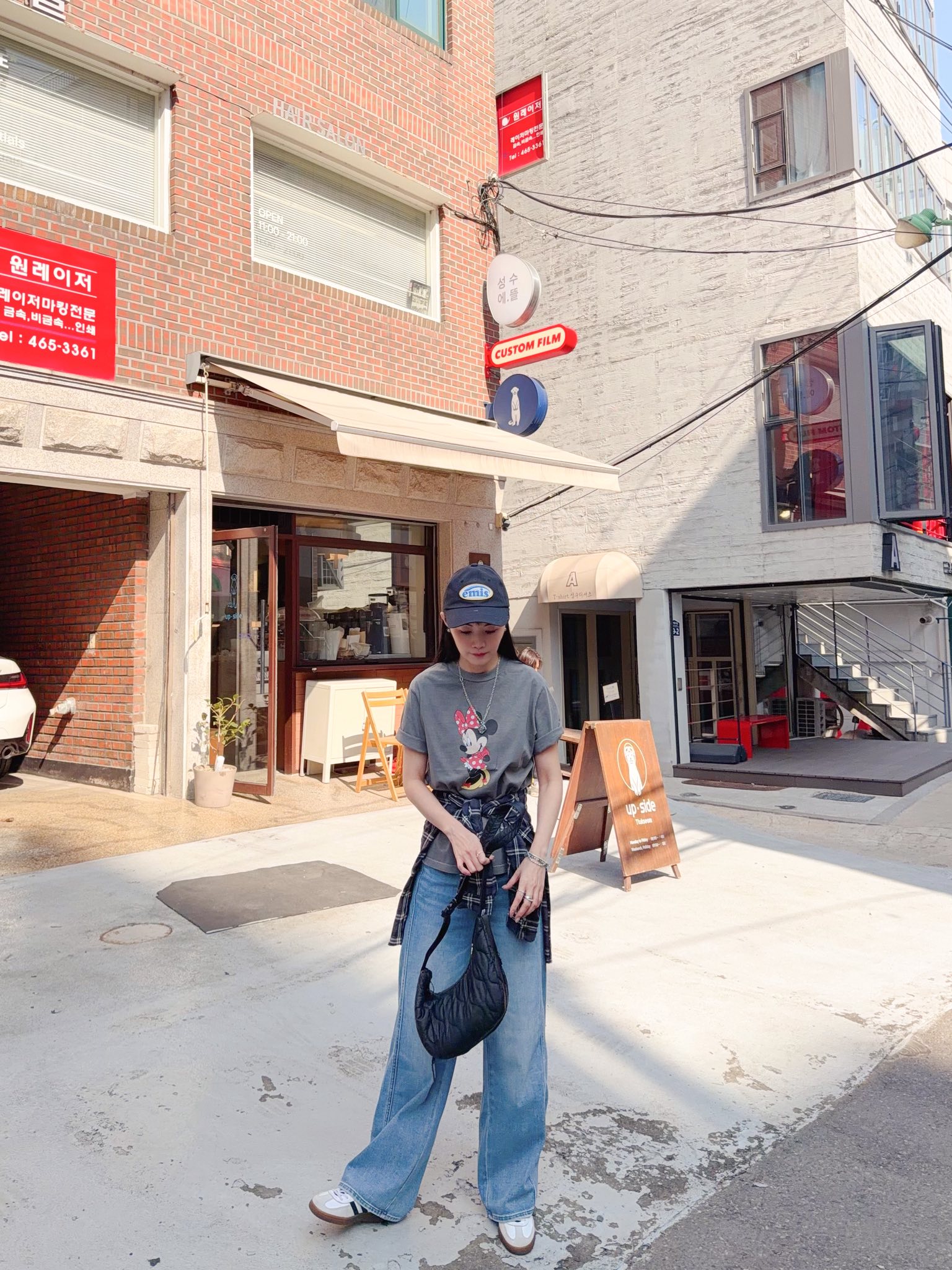 B99.側邊斜線車縫刷色牛仔褲