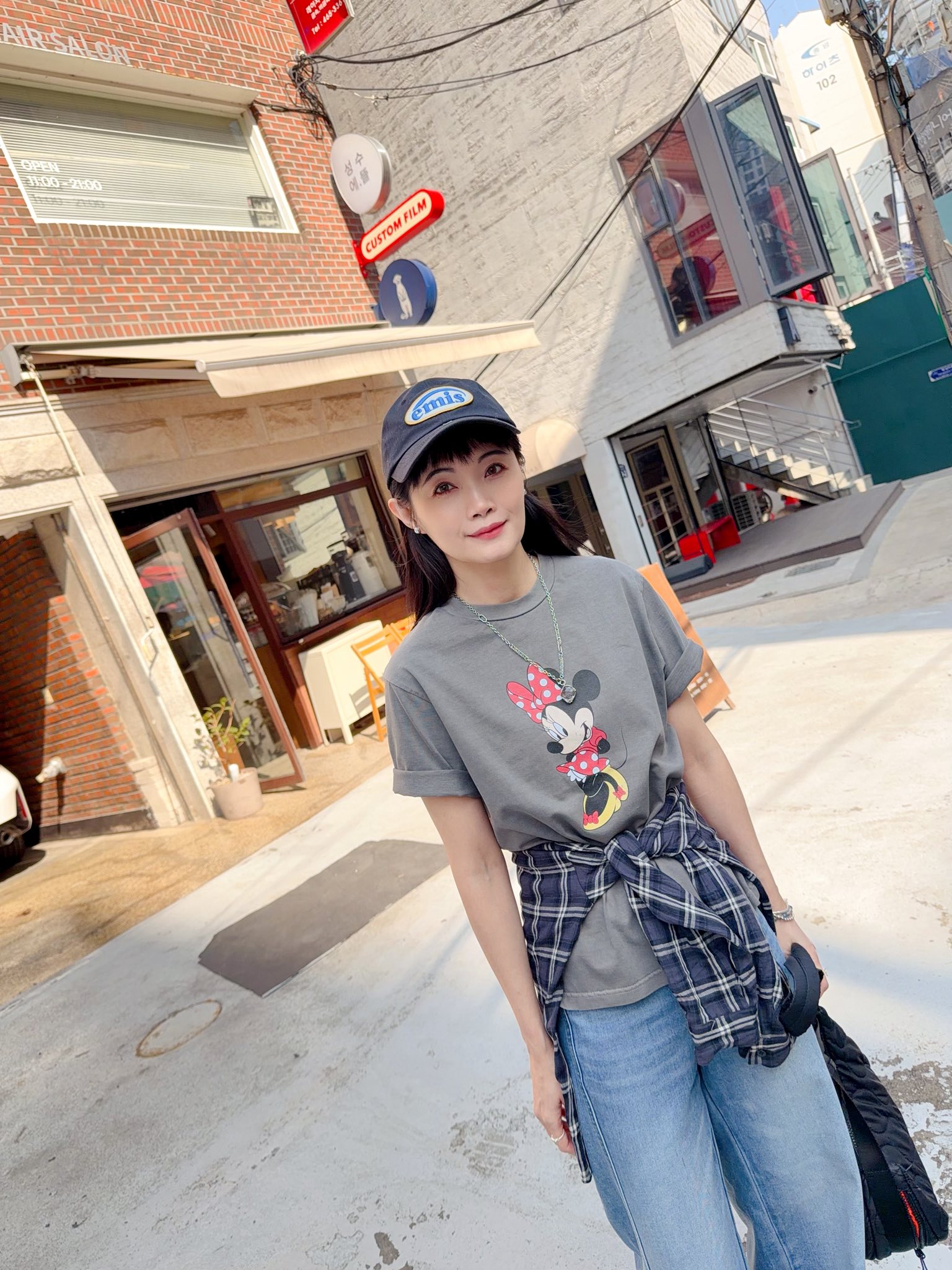 B99.側邊斜線車縫刷色牛仔褲