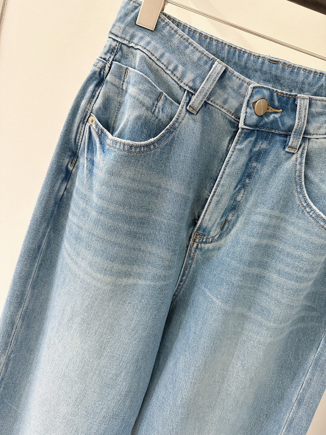 A03.好穿水洗側貓抓彈性牛仔長褲