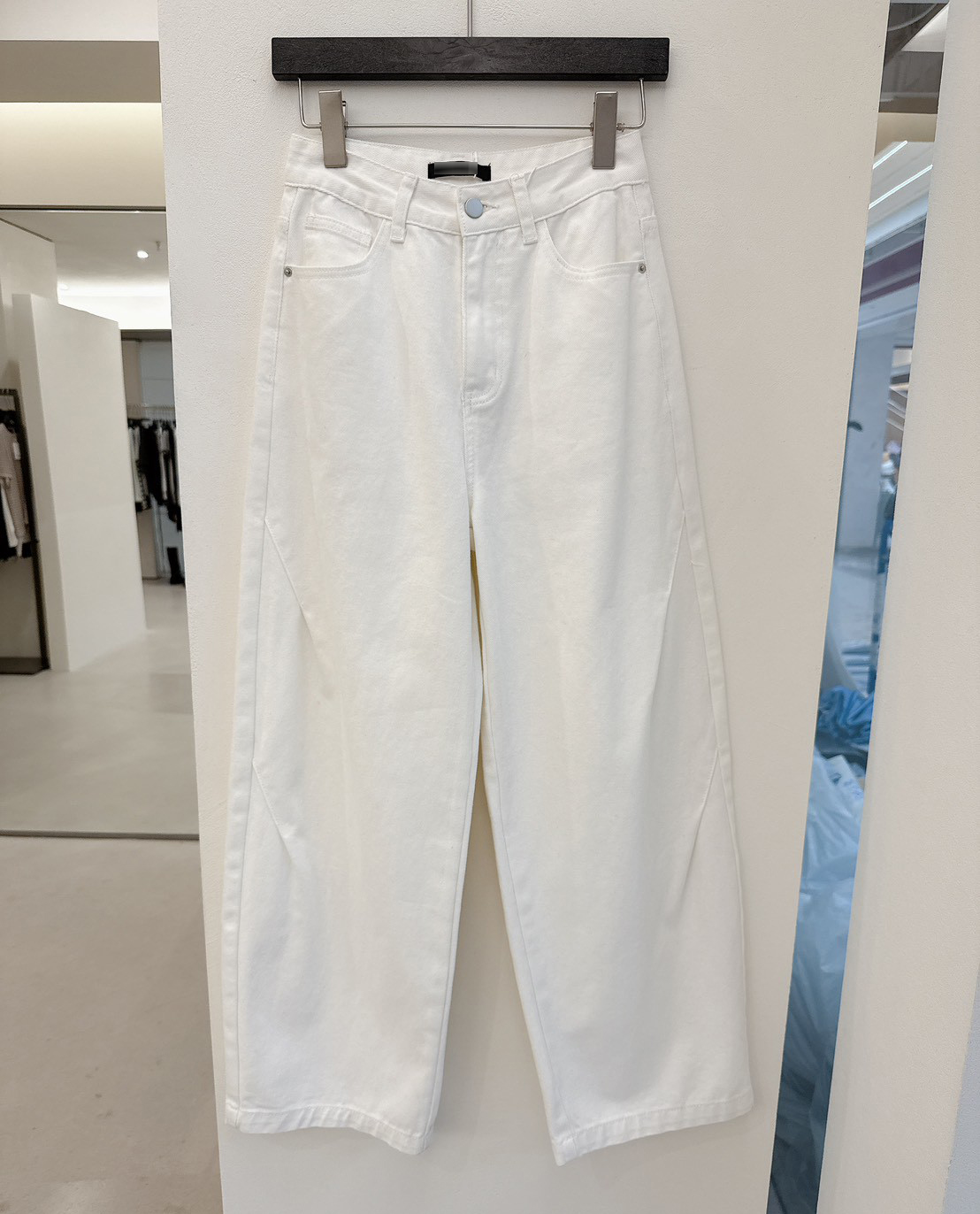 B36.慵懶側邊立體車縫白寬褲