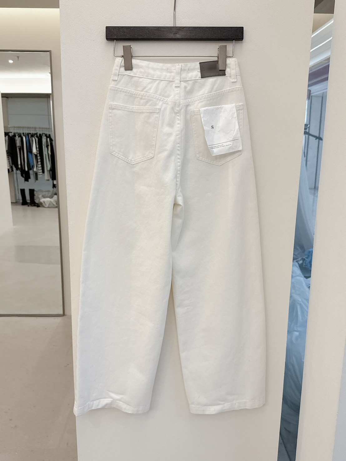 B36.慵懶側邊立體車縫白寬褲