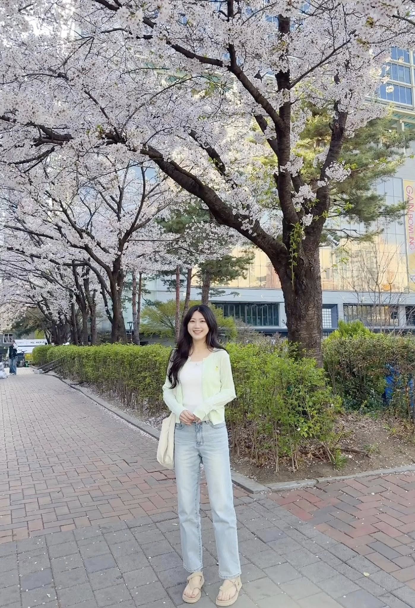 B33.綠繡線淺藍九分男友牛仔褲