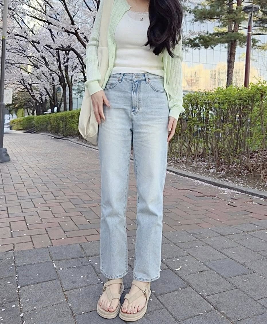 B33.綠繡線淺藍九分男友牛仔褲