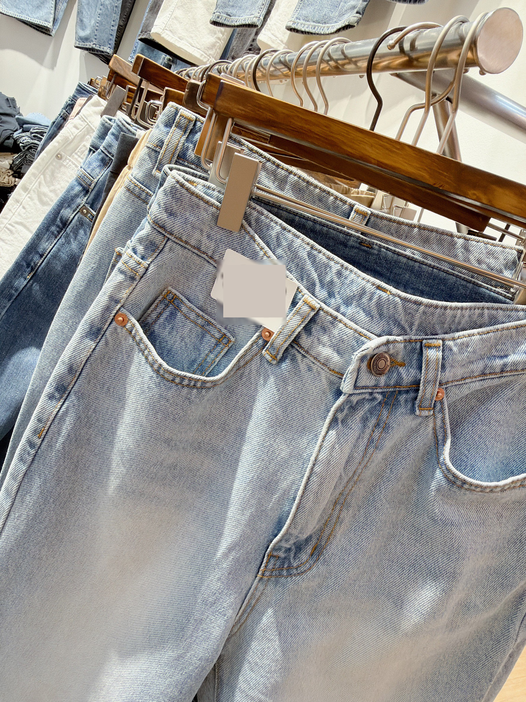 B33.綠繡線淺藍九分男友牛仔褲