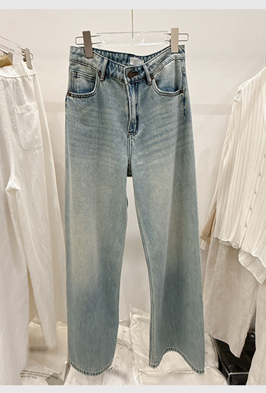 A16.復古洗色後中心牛仔褲