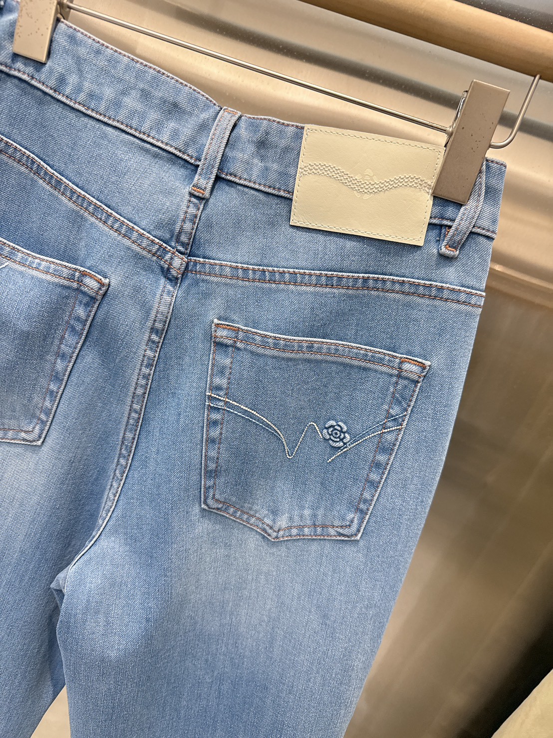 B14.唯美口袋山茶花牛仔褲