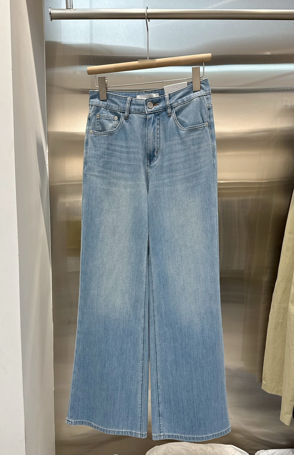 A01.夏日薄款軟牛仔淺藍牛仔褲