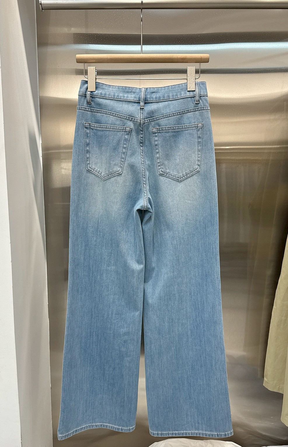 A01.夏日薄款軟牛仔淺藍牛仔褲