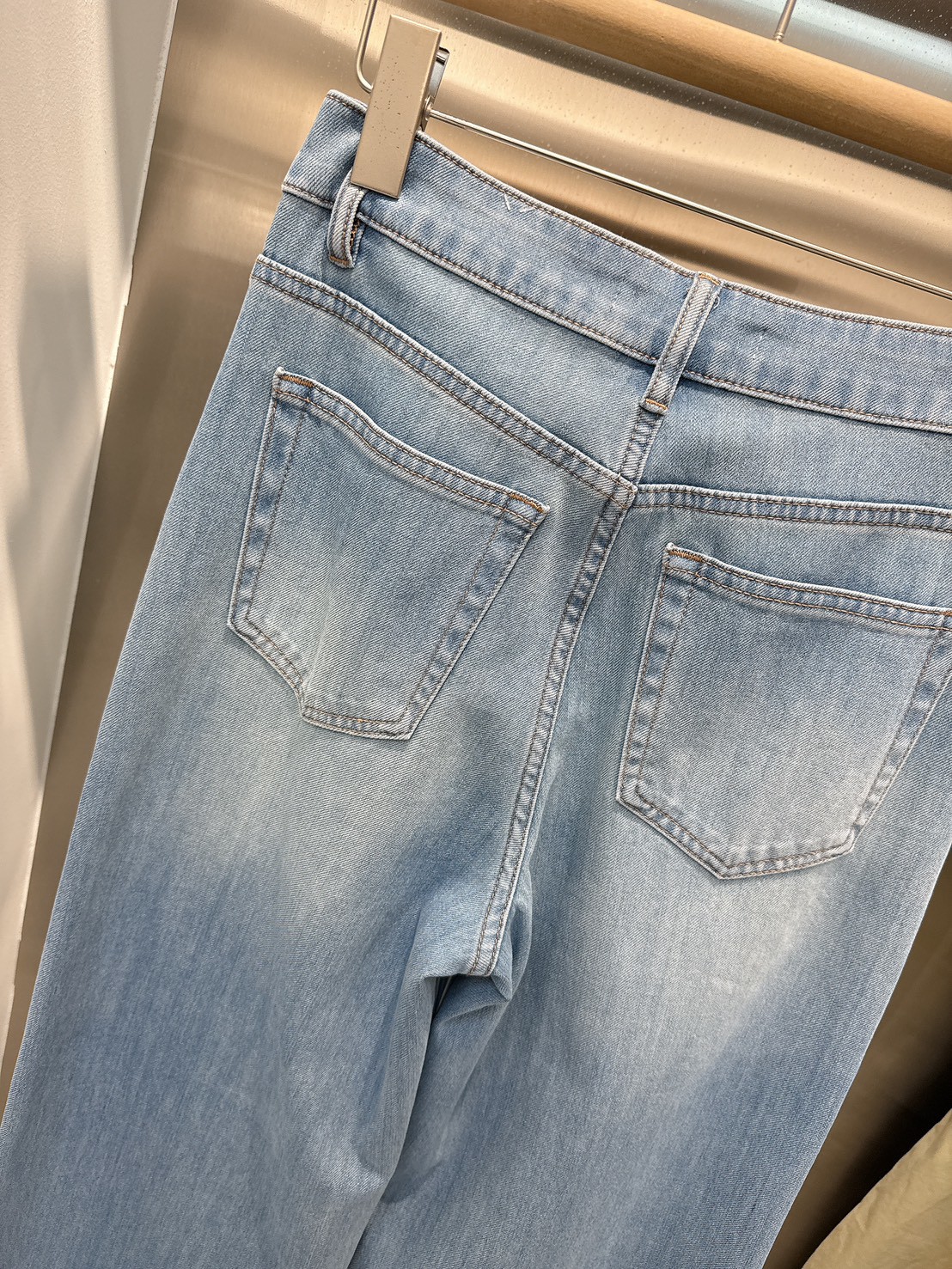 A01.夏日薄款軟牛仔淺藍牛仔褲