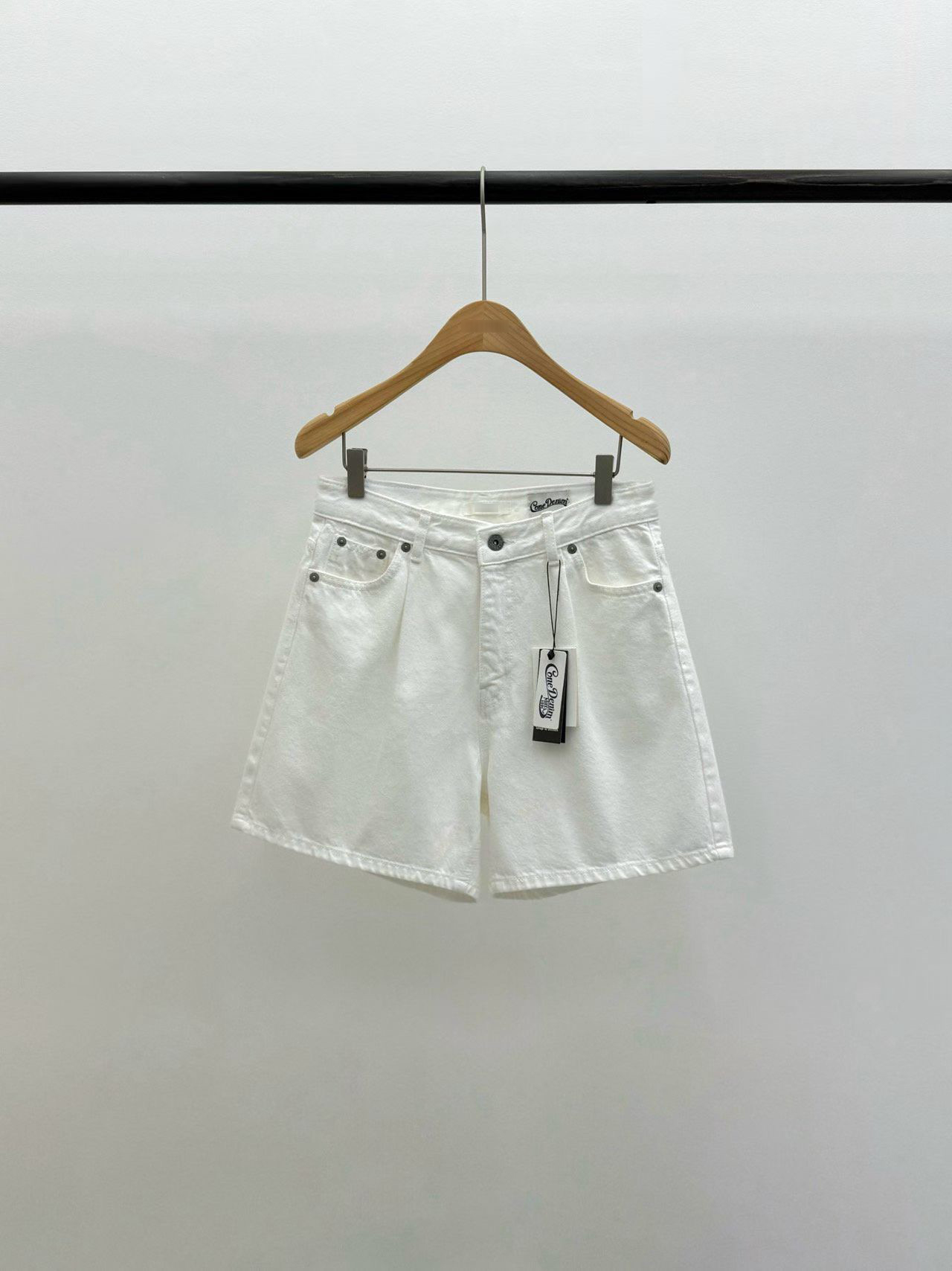 B13.大V家淺色清爽短褲