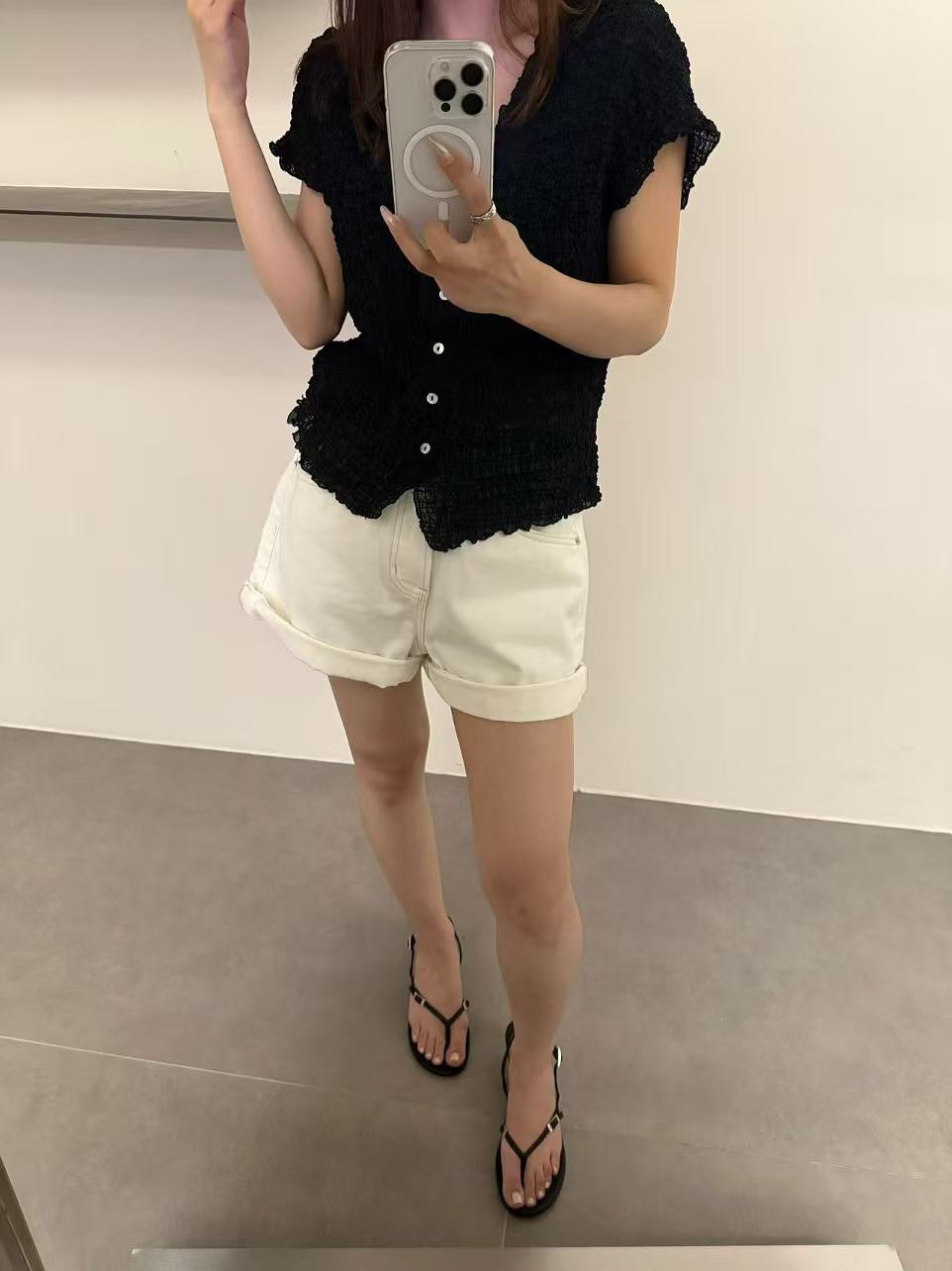A11.褲口反摺牛仔短褲
