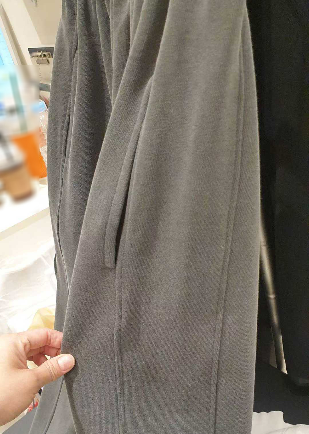 小臉歐膩側剪接線褲口抽繩棉褲