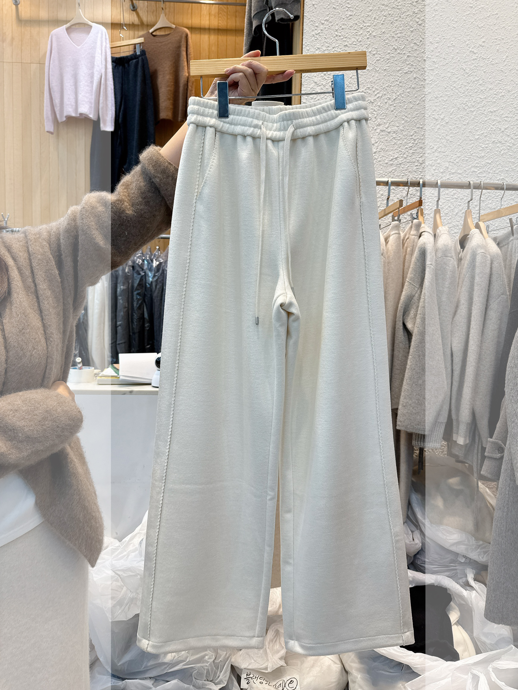 B55.星星家剪裁邊花芽舒適磨毛長褲