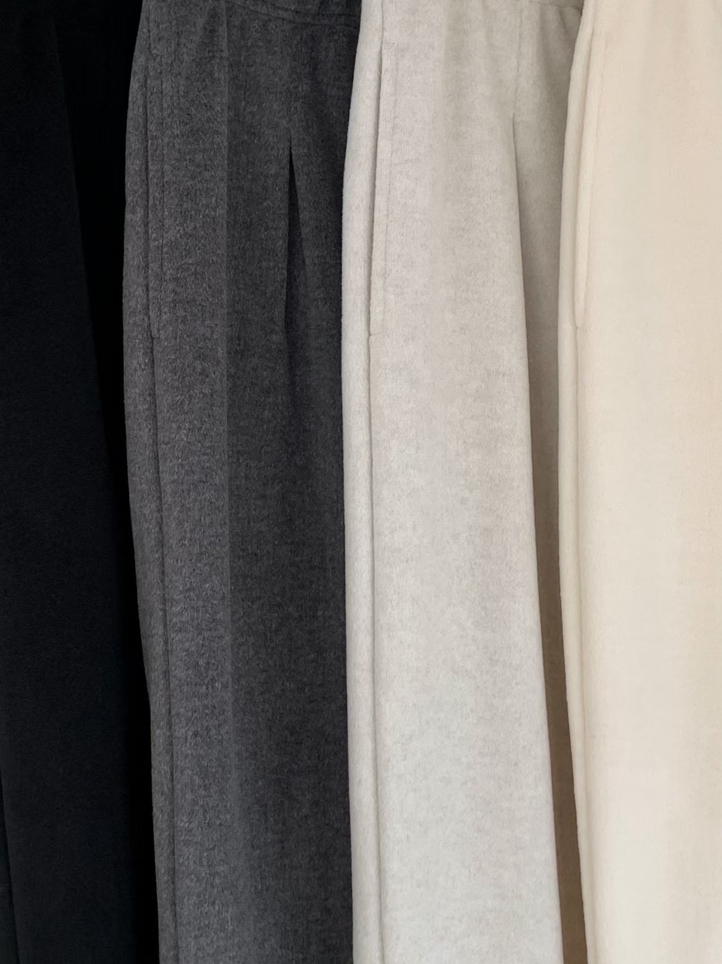 B05.前打褶褲口可束絨面休閒褲