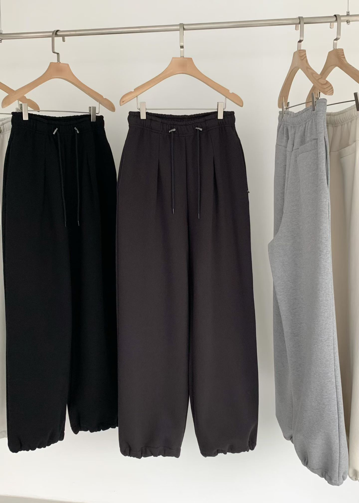 B04.前打褶褲口可束內刷毛棉質長褲