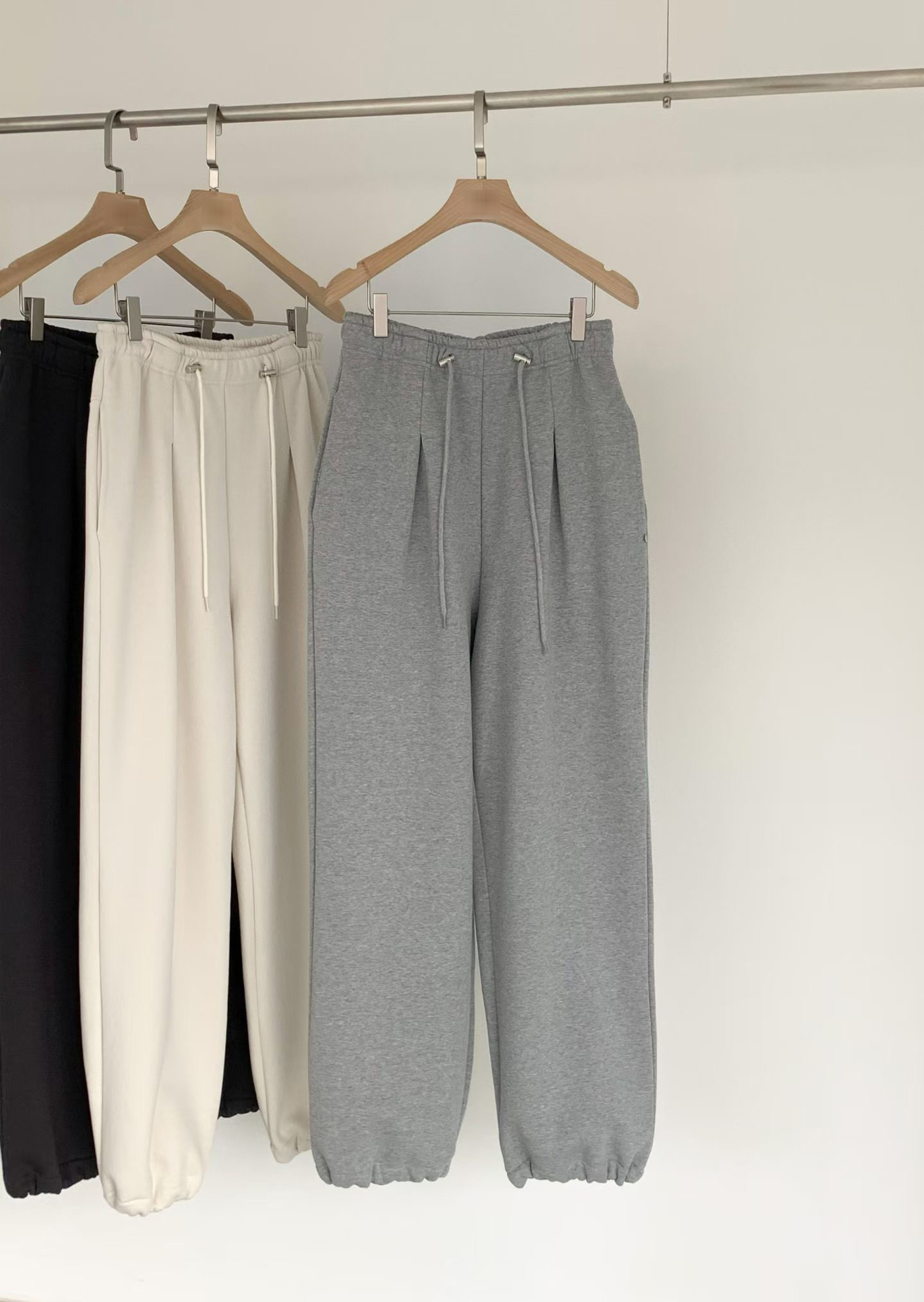 B04.前打褶褲口可束內刷毛棉質長褲