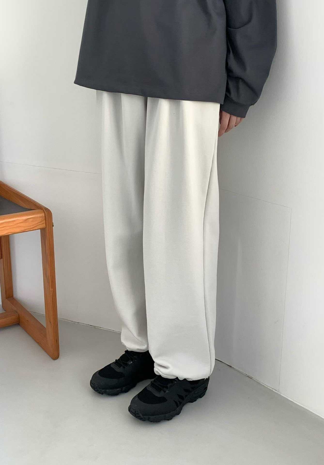 B04.前打褶褲口可束內刷毛棉質長褲