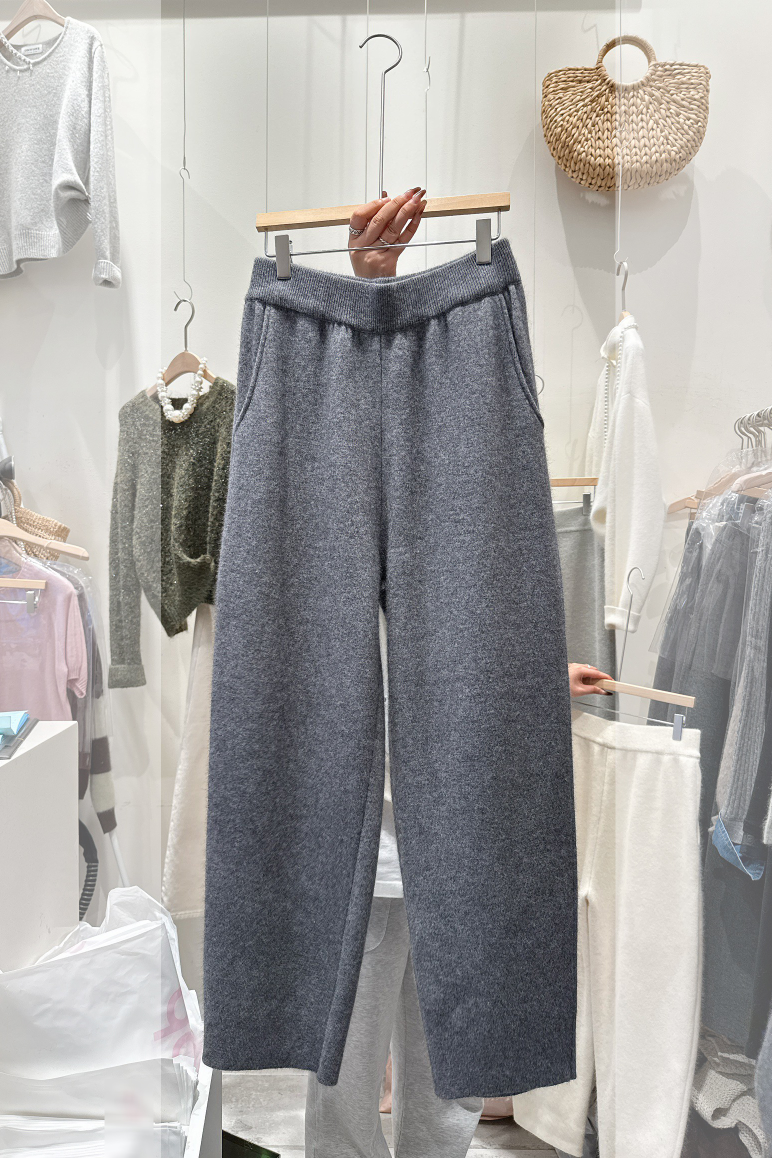 B61.可可家繭型保暖針織長褲