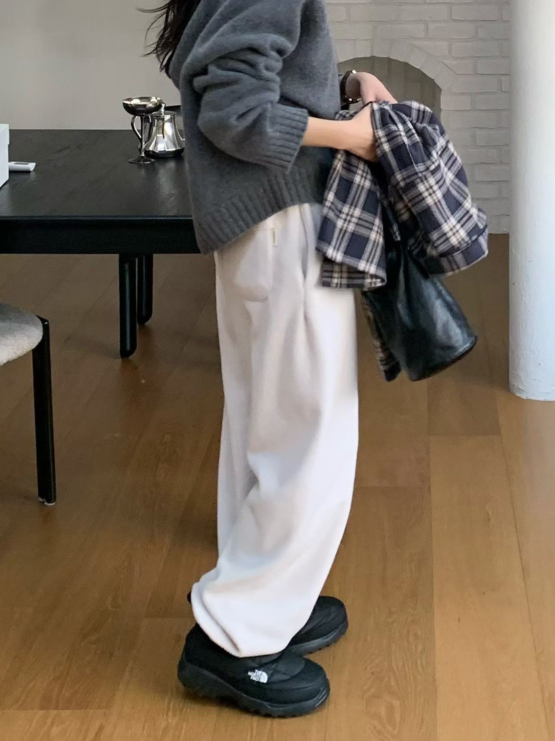 A06.小V家休閒縮口彈性針織褲