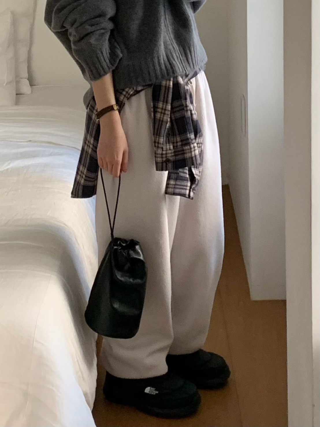 A06.小V家休閒縮口彈性針織褲