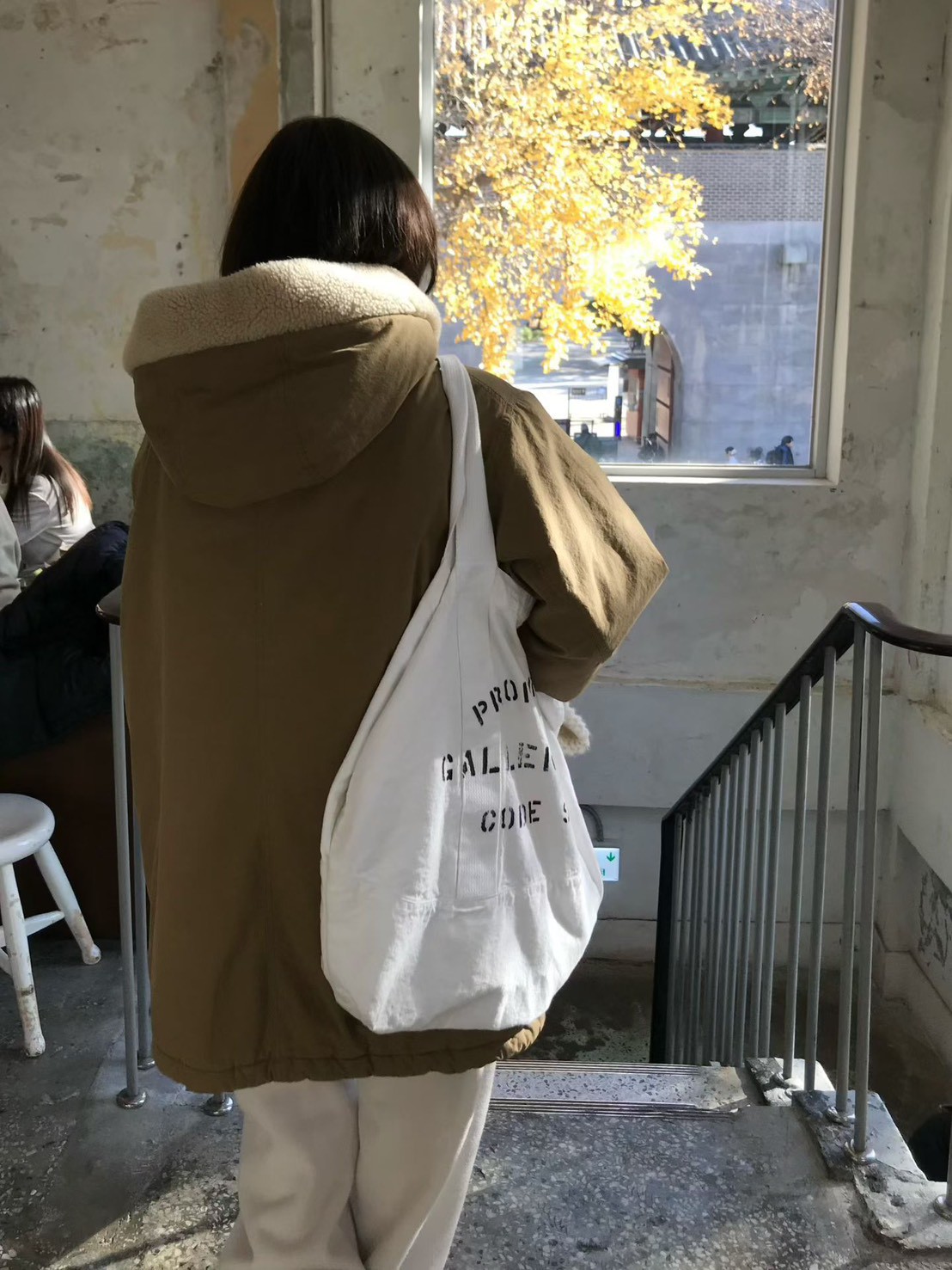 A13.小V家連帽毛毛滾邊鴨絨中長外套