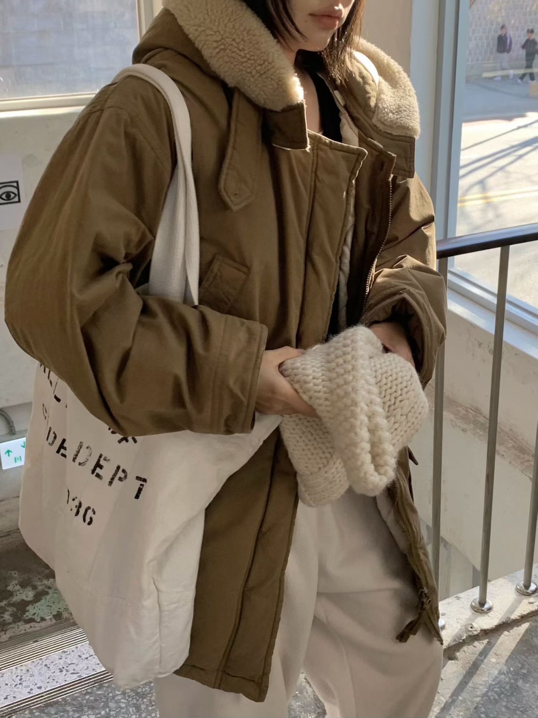 A13.小V家連帽毛毛滾邊鴨絨中長外套