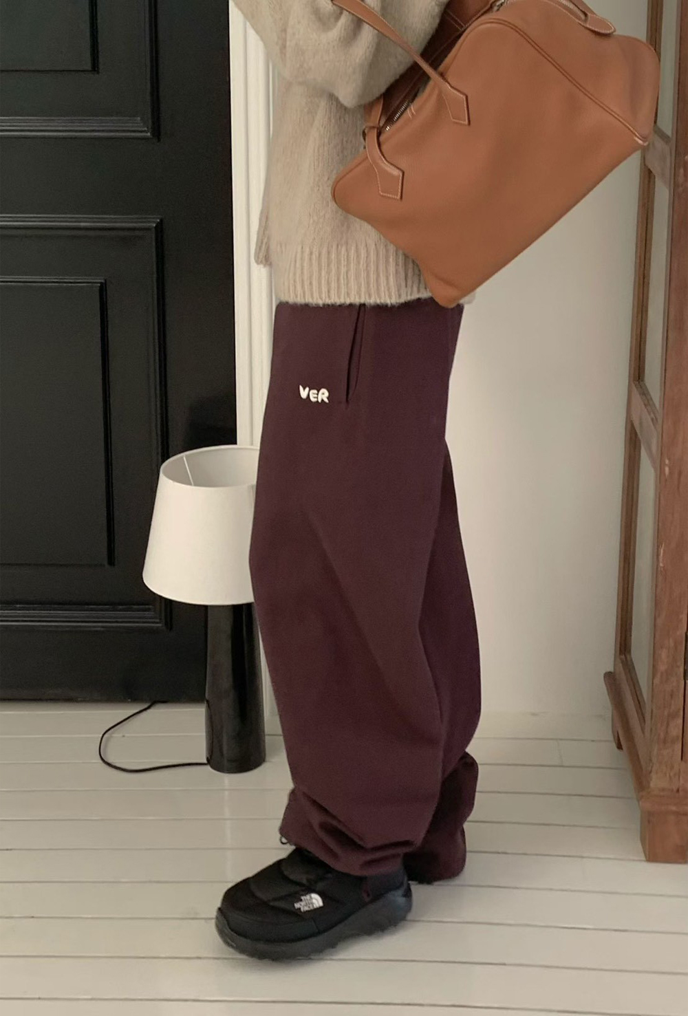 A02.小V家側邊小繡字舒適棉褲