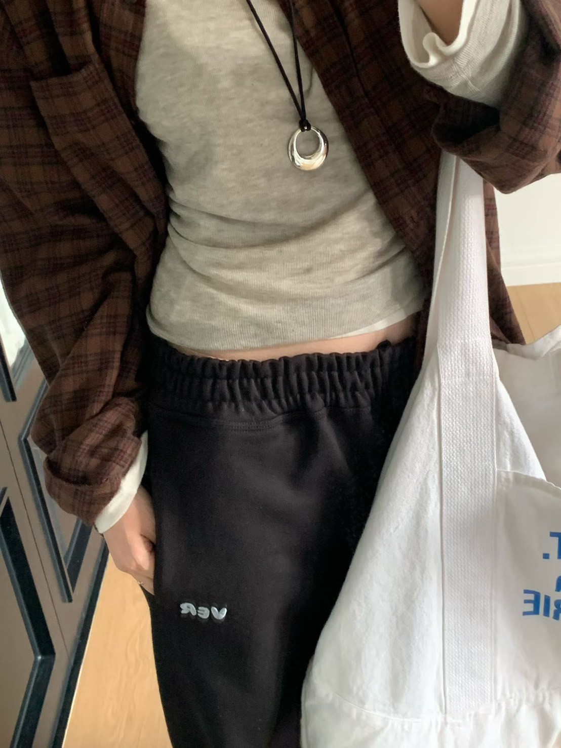 A02.小V家側邊小繡字舒適棉褲