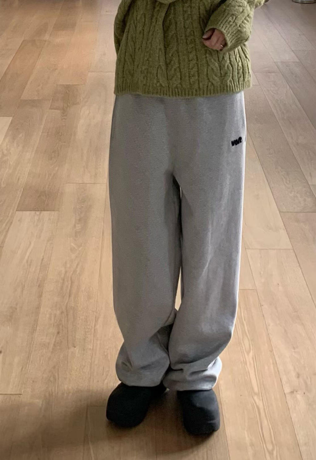 A02.小V家側邊小繡字舒適棉褲