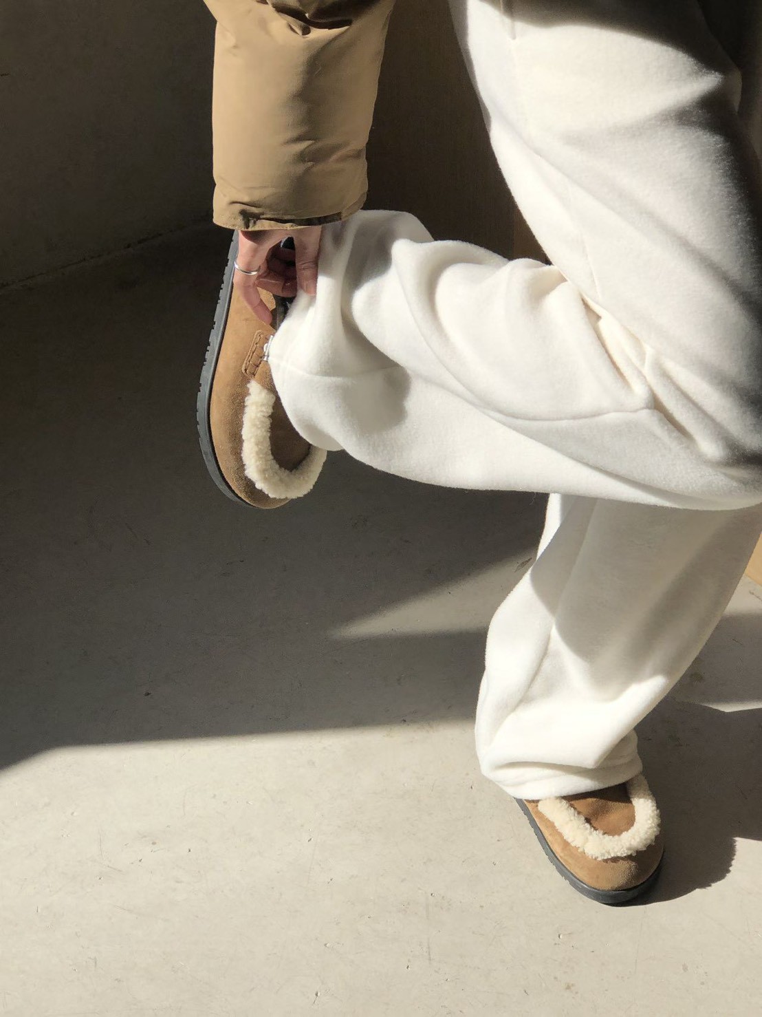 A30.大V家可縮口搖粒絨綁帶休閒褲