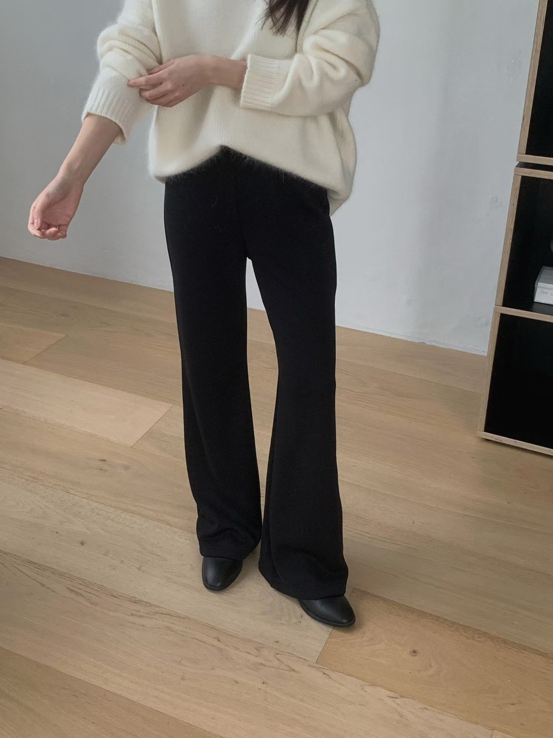 B48.完美灰階內絨毛喇叭褲