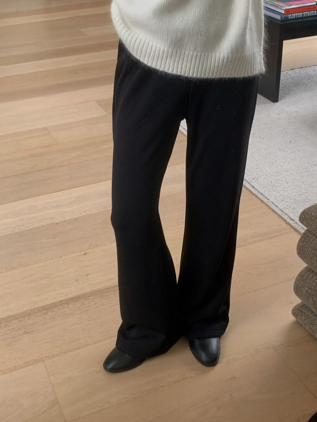 B48.完美灰階內絨毛喇叭褲