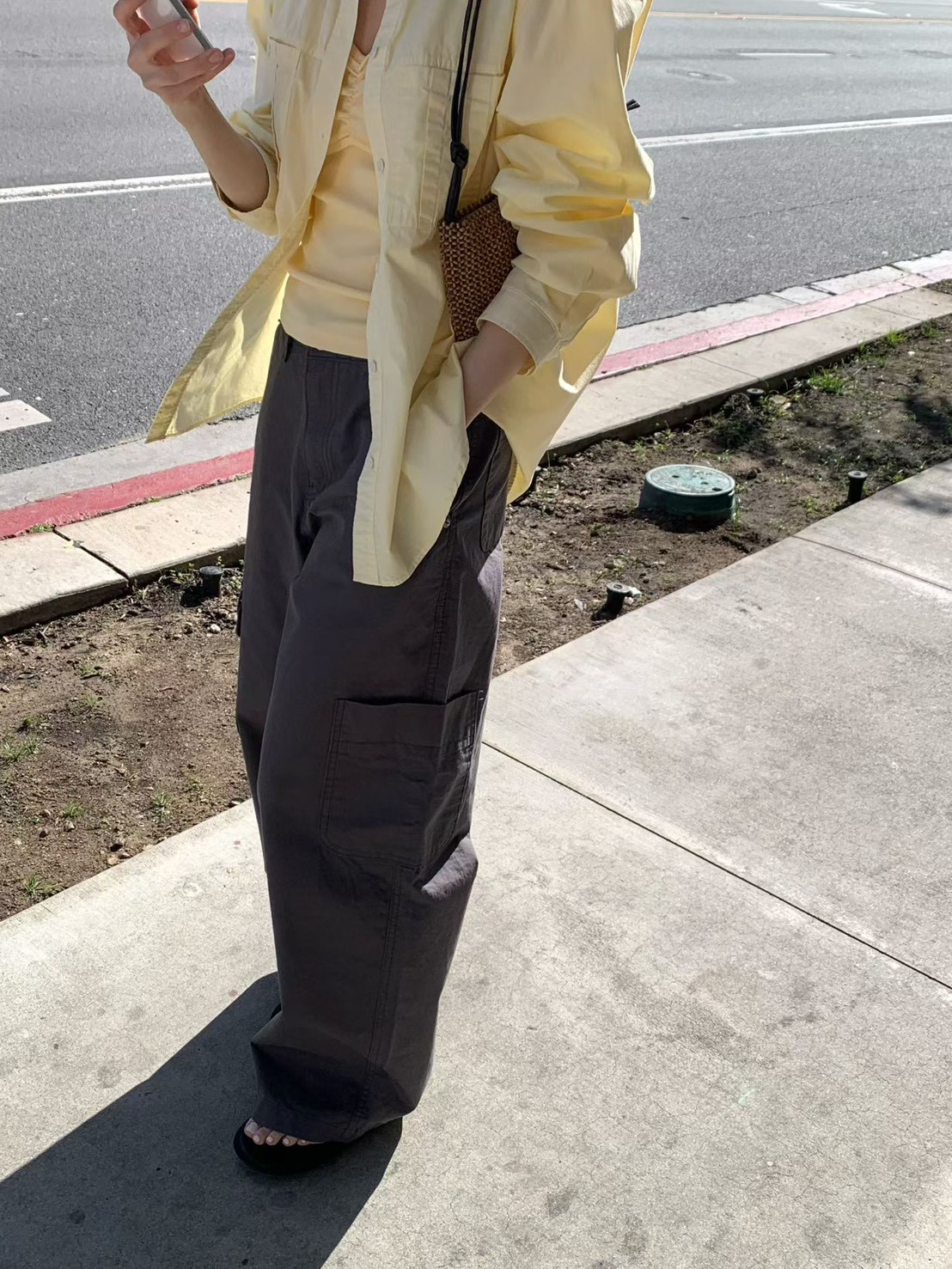 B62.造型單側大口袋休閒褲