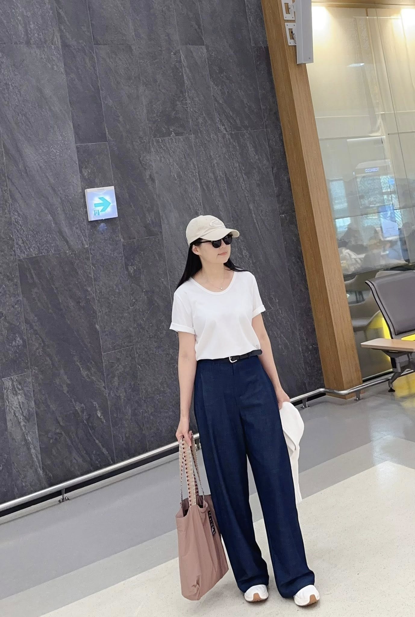 B113.星星家藏肉前壓褶寬褲