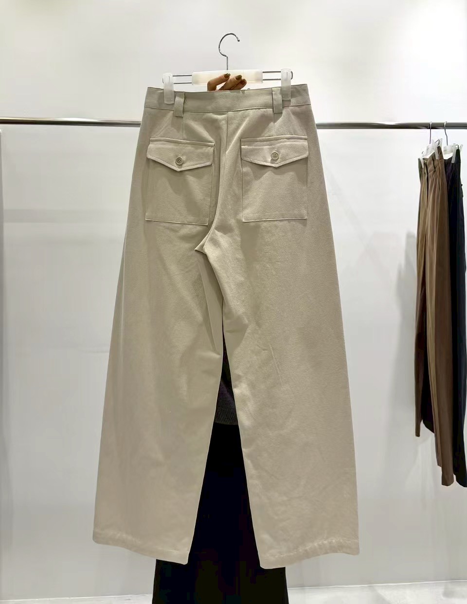 B68.質感家大地側前移直筒長褲
