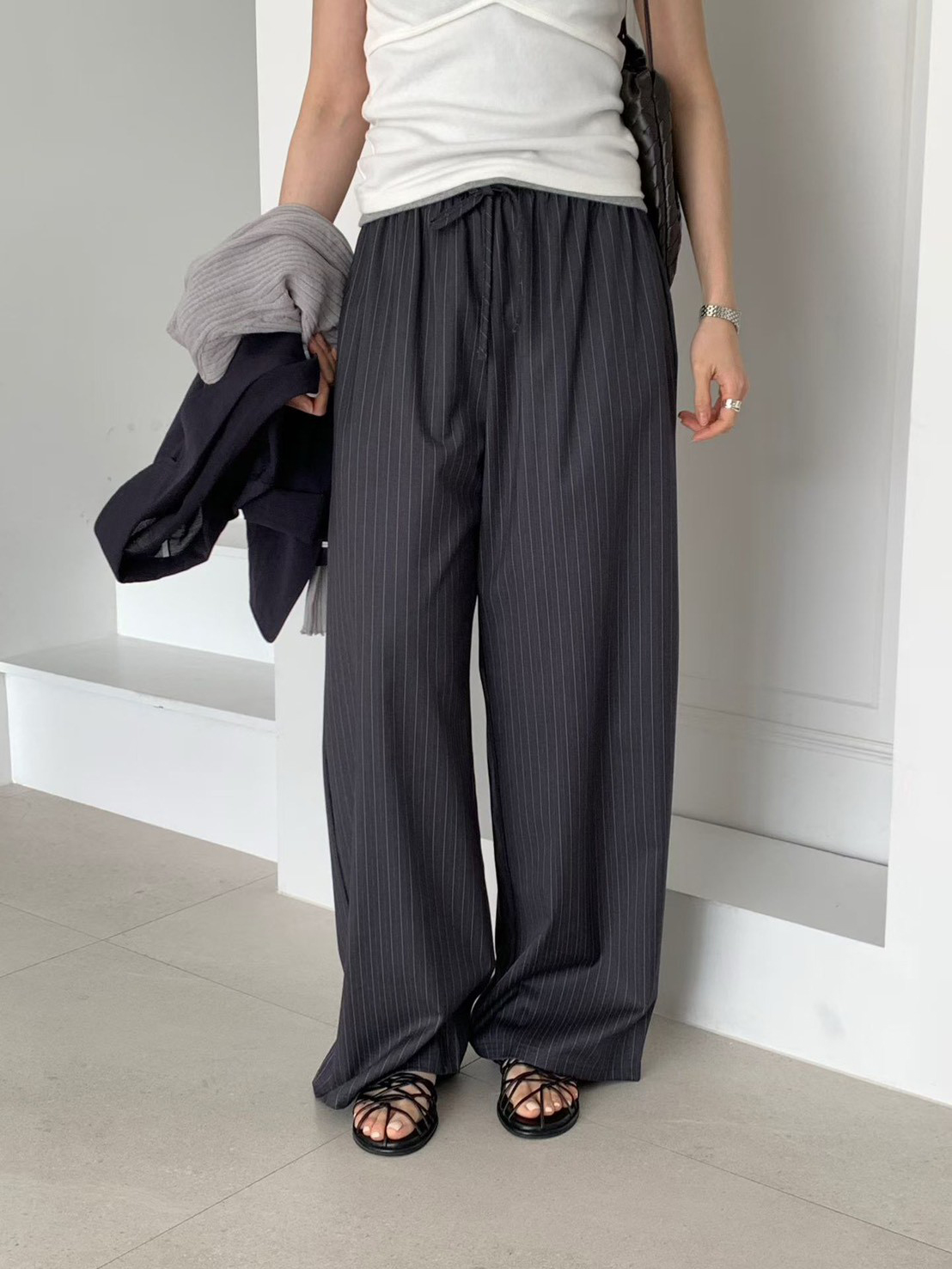 B25.綁帶直條紋西裝寬褲