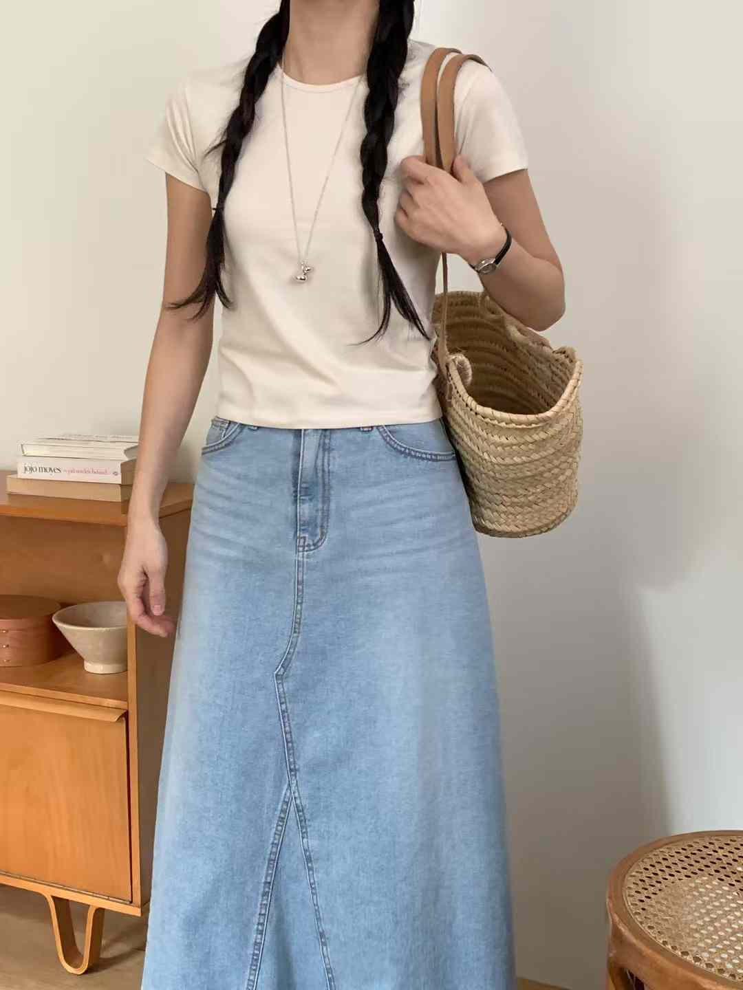 B47.修飾三角剪接牛仔長裙