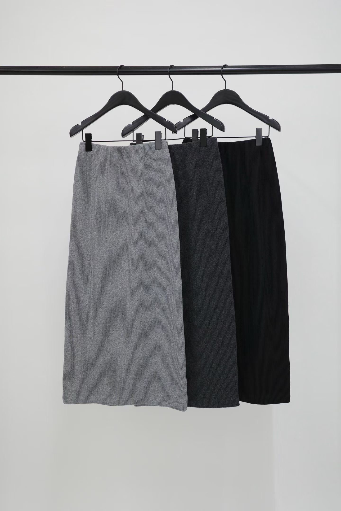 纖瘦家後開衩羅紋長裙