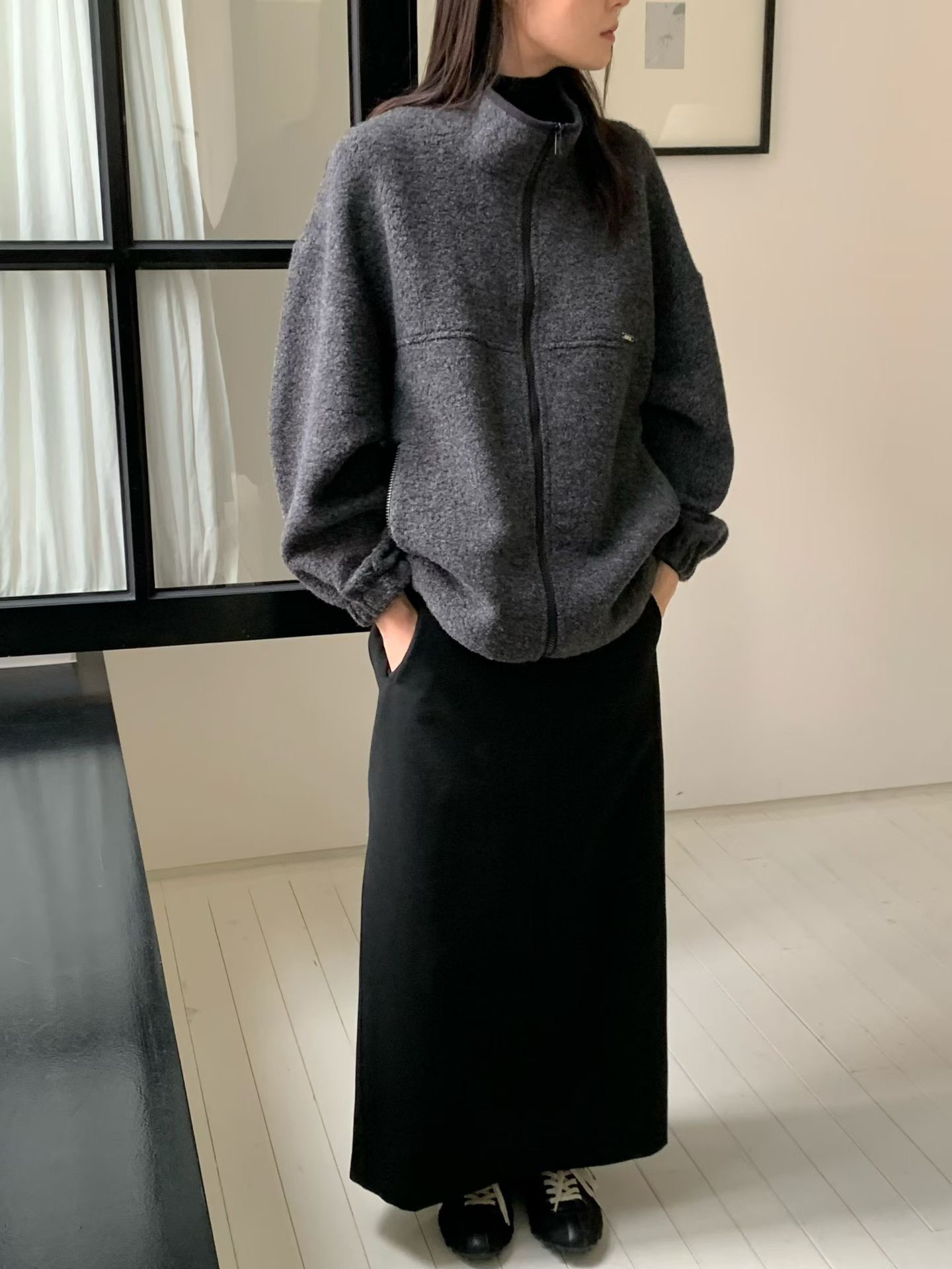 B66.纖瘦家修身後開釵長裙