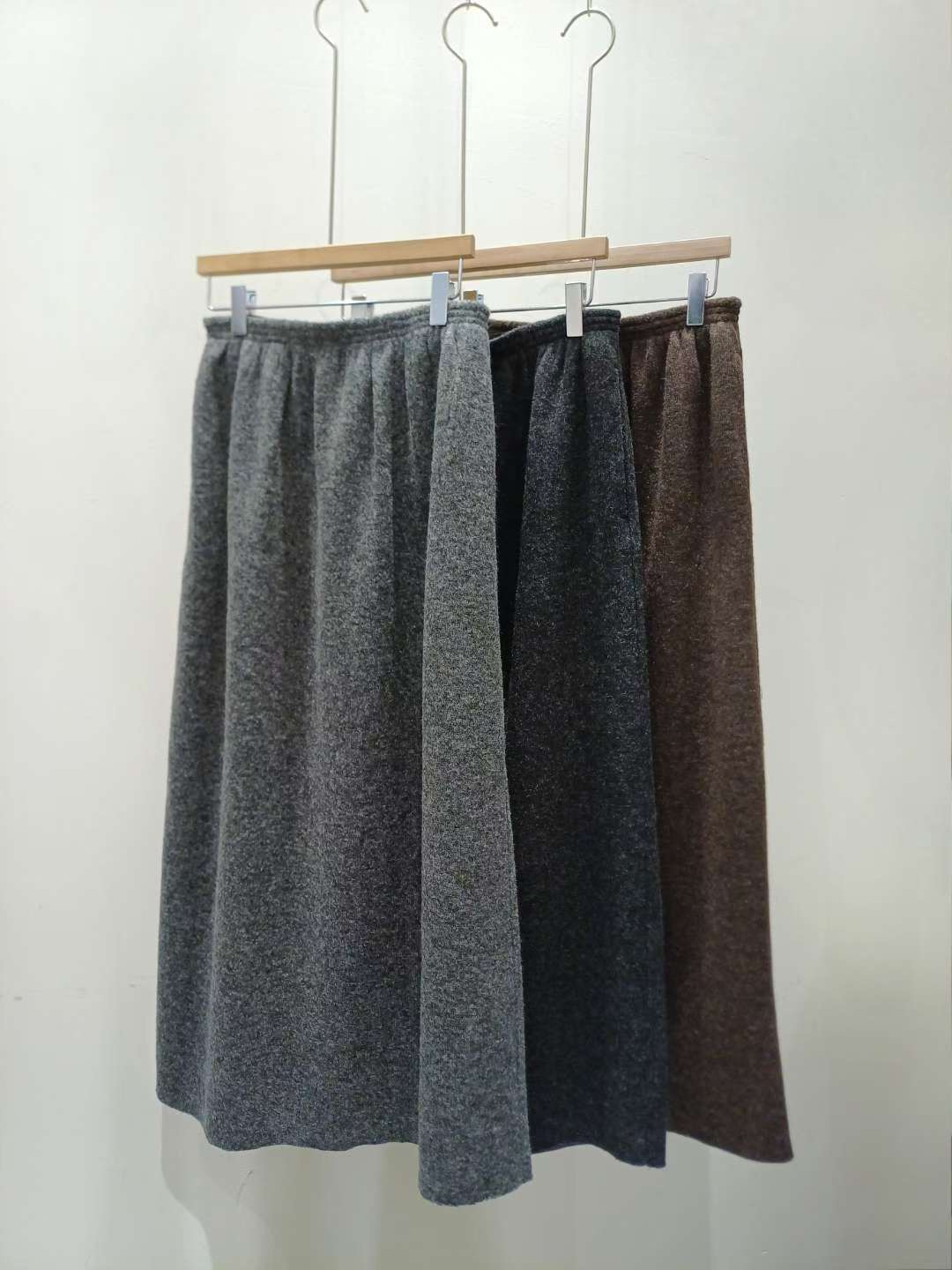 B74.可可家鬆緊腰羊毛傘裙